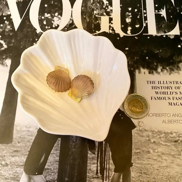 Vintage - Ceramic Deep Shell Catchall Dish - Picture 1 of 3